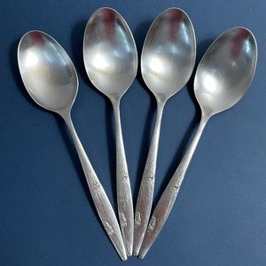 Oneida Stainless Flatware Rose Duet Pattern 4 Tablespoons Soup Spoon HTF Pattern